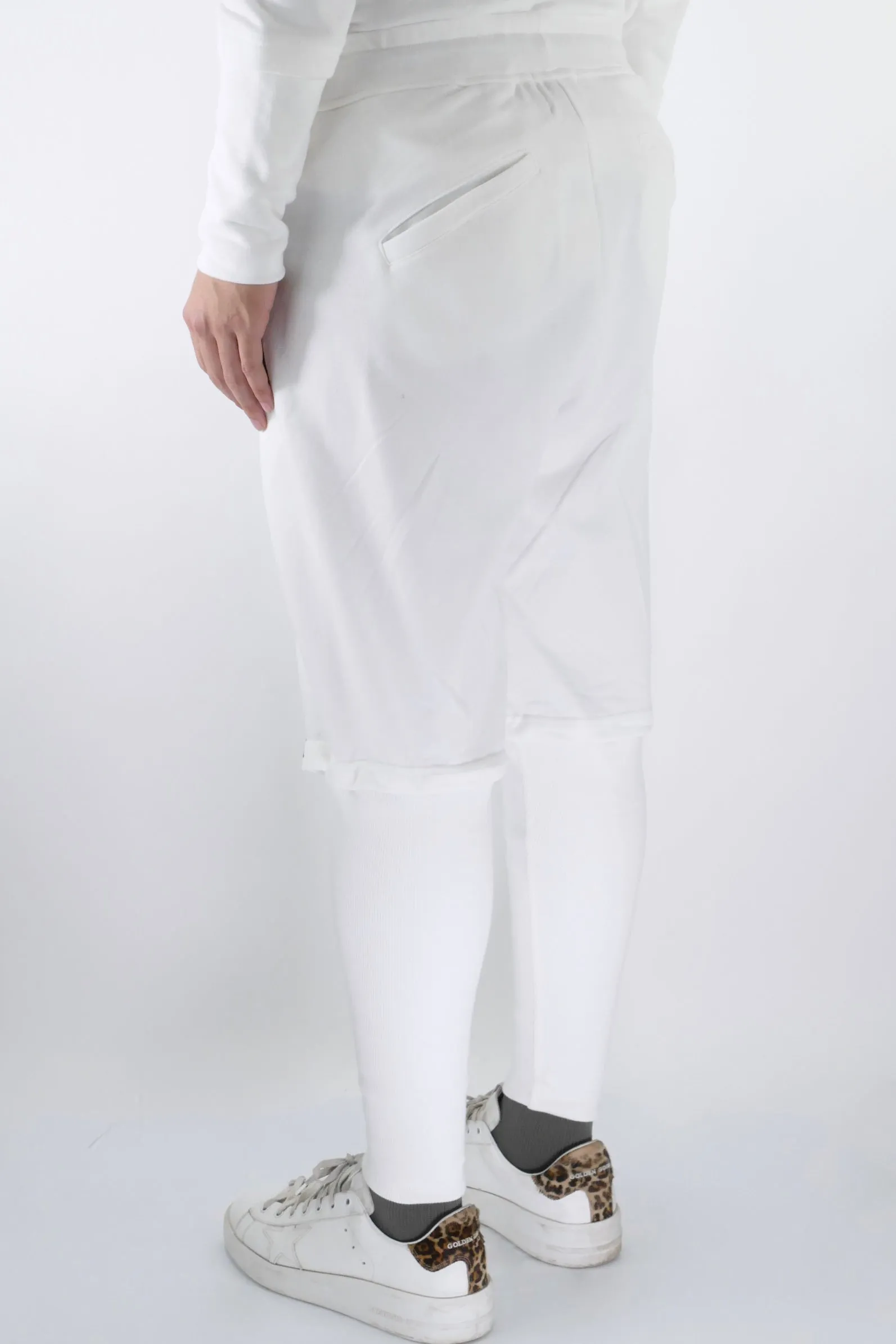 Athoa Bermuda Form Joggers - White