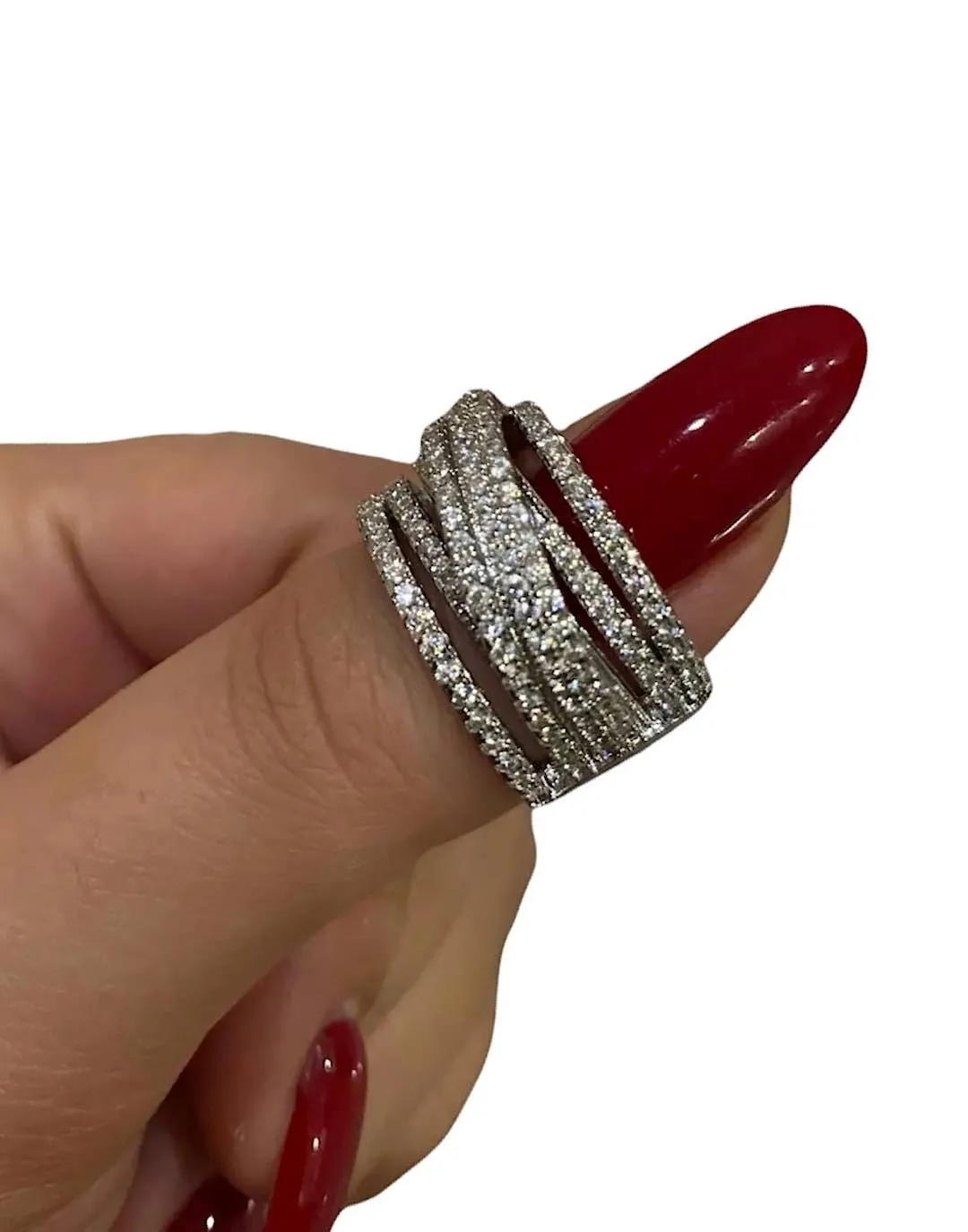 Luxury Round Gemstone Diamond Ring