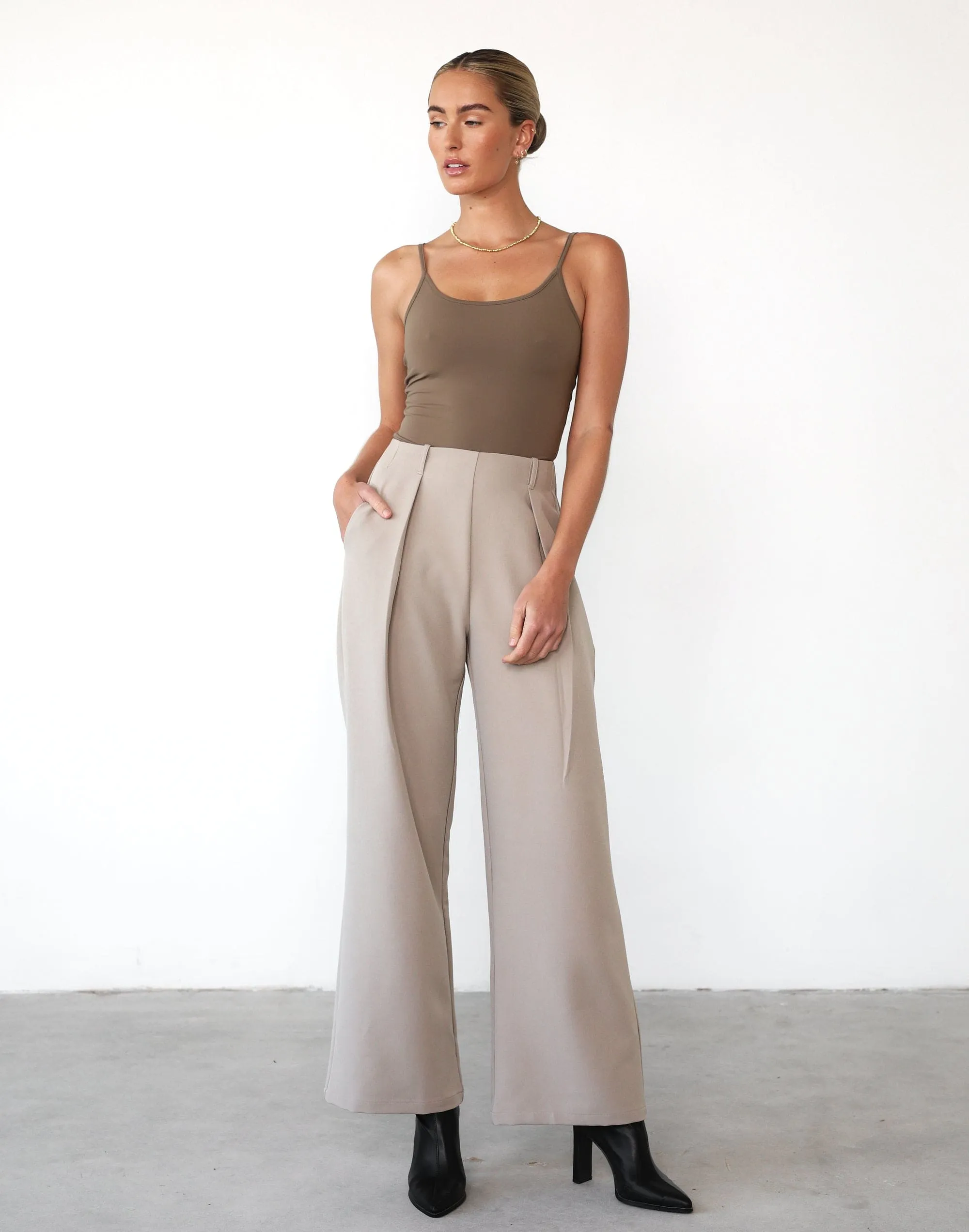 Malakai Pants (Beige)