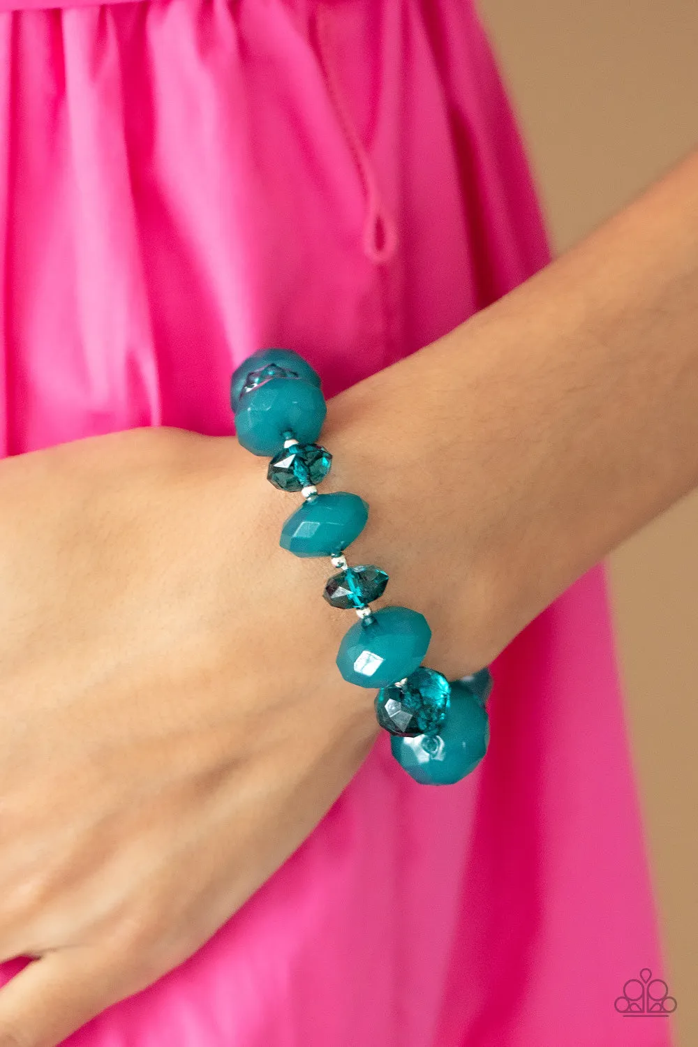 Paparazzi Keep GLOWING Forward - Blue Bracelet