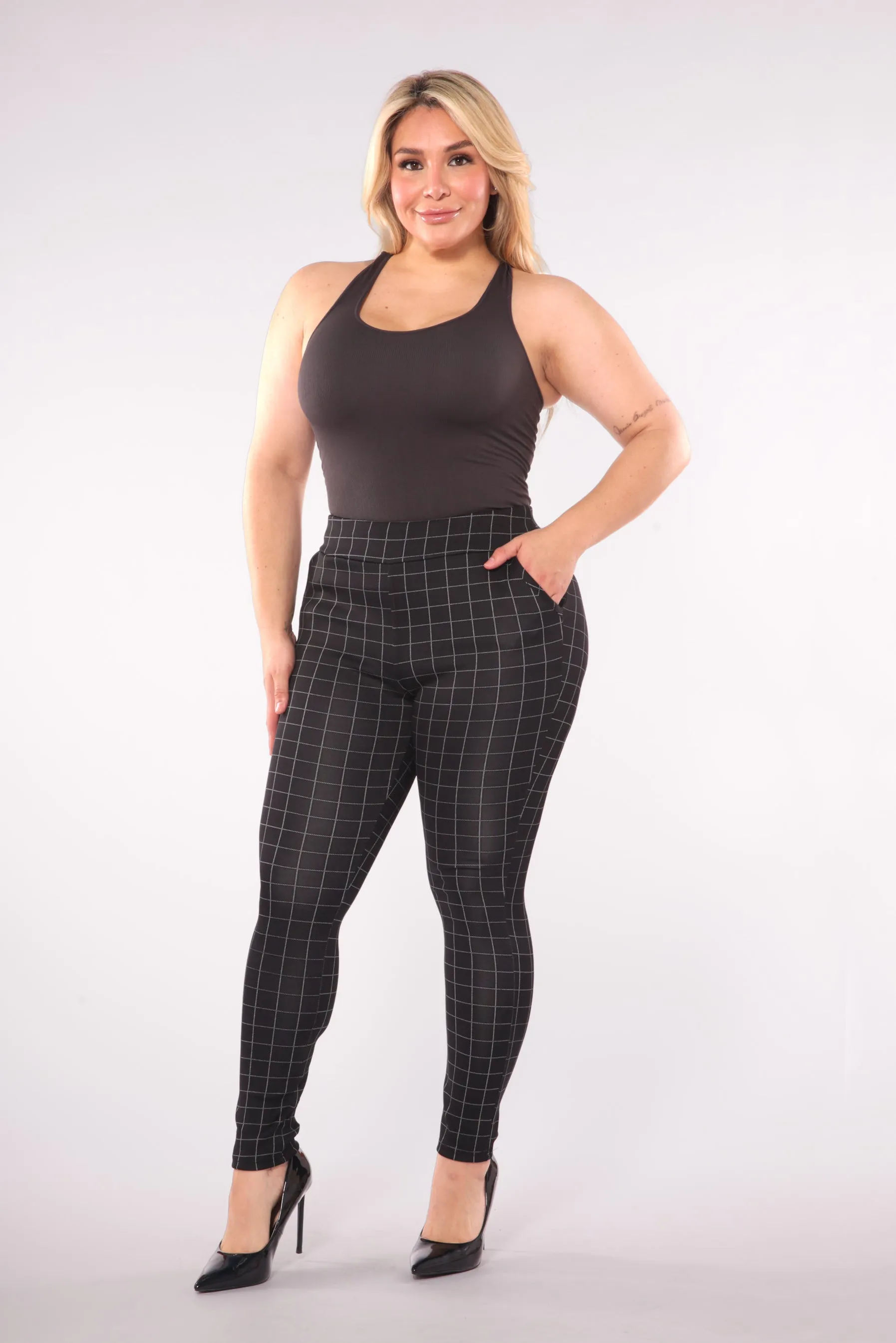 Plus Size Tummy Control Sculpting Treggings - Black & White Plaid