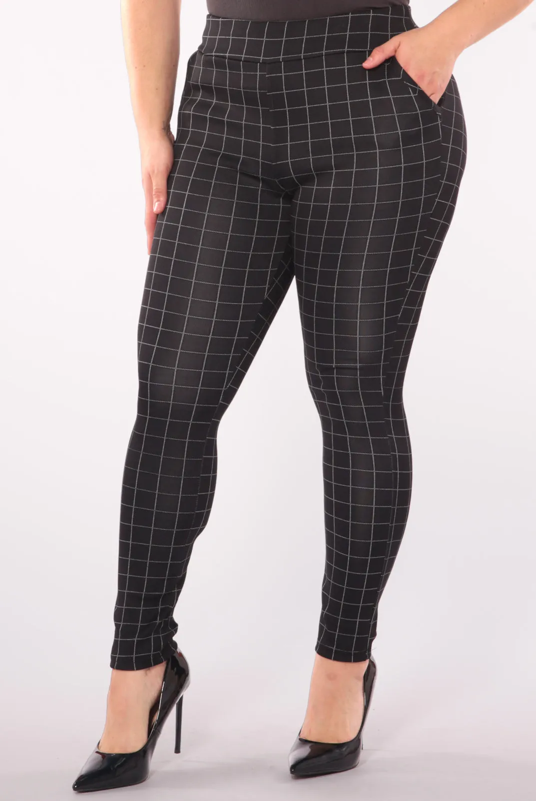 Plus Size Tummy Control Sculpting Treggings - Black & White Plaid