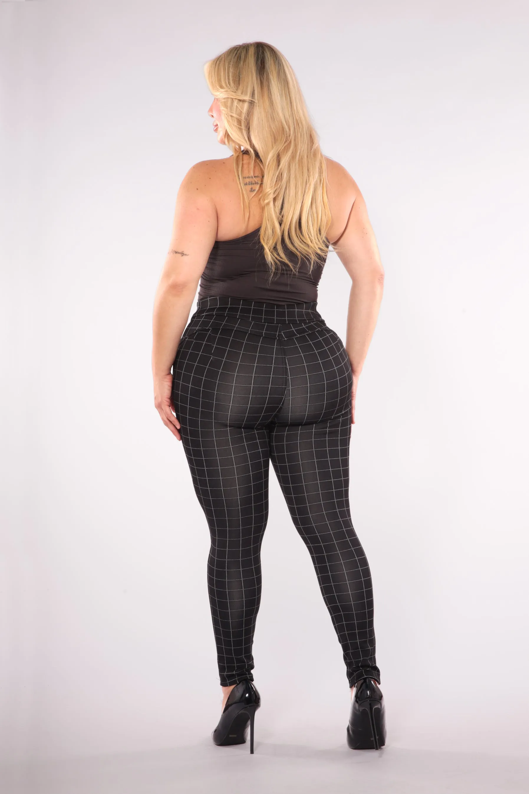 Plus Size Tummy Control Sculpting Treggings - Black & White Plaid